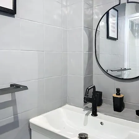 Le Emmanuel - Place Du Change Apartment